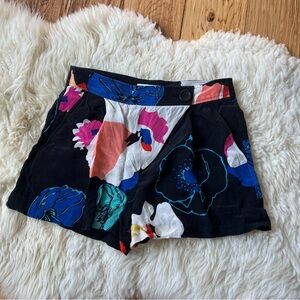 Toni Bold Patterned Silk Shorts Size 4